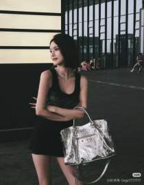 Picture of Balenciaga Handbags _SKUfw220852303fw